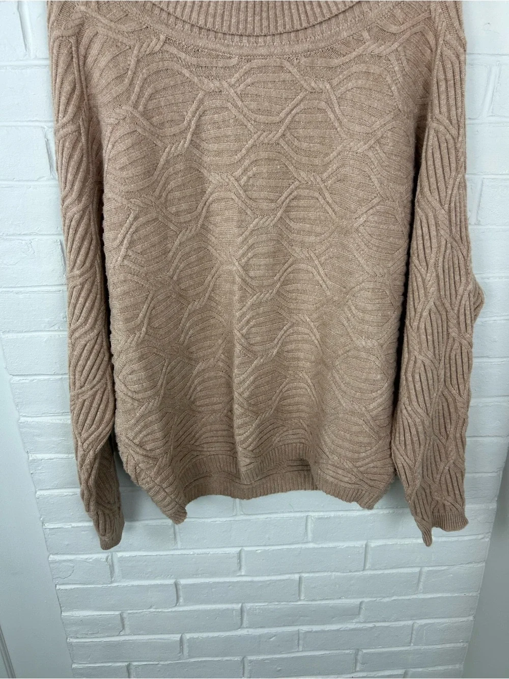 Cyrus Neutral Textured Knit Chunky Ribbed Collar Sweater Size M